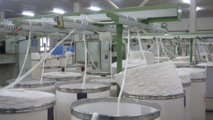 開(kāi)足馬力生產(chǎn)! 精河縣各紡織企業(yè)跑出新年&ldquo;加速度&rdquo;